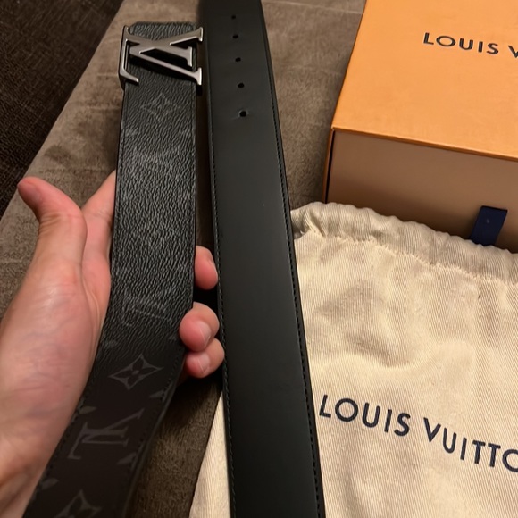 Two sided Louis Vuitton belt - Picture 3 of 3